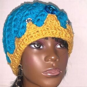 Queen crown jewel crochet hat beanie turquoise